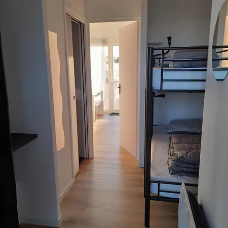 Apartament Bord Du Courant