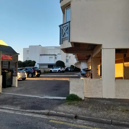 Bord Du Courant Lägenhet